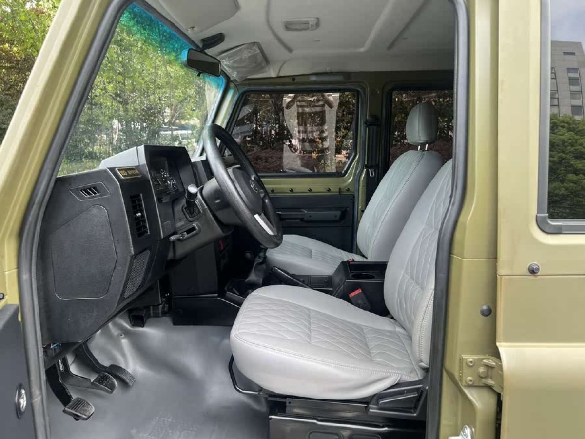 北汽制造 BJ 212  2023款 狙擊手 2.4T 手動輕裝款圖片