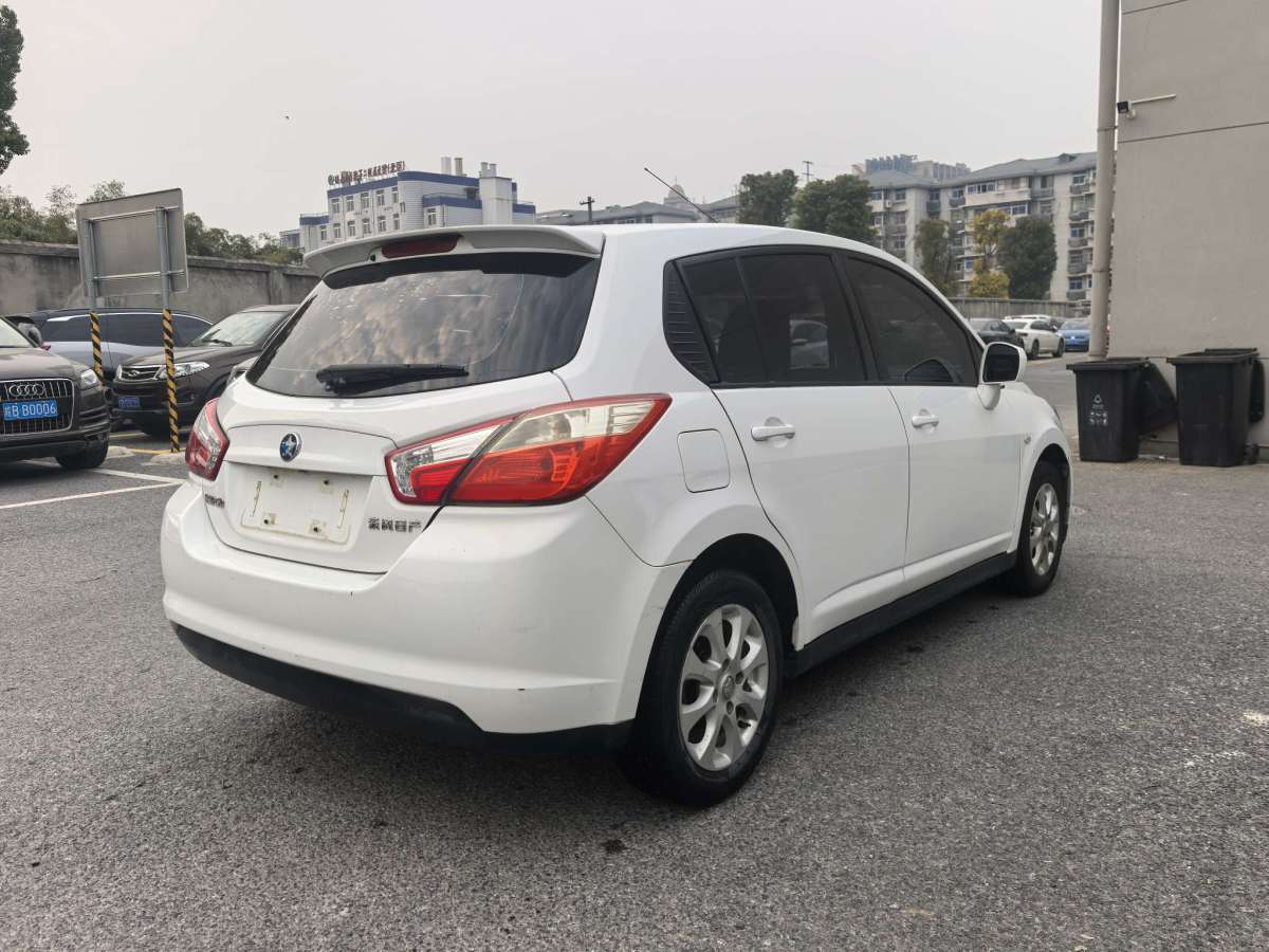 啟辰 R50  2015款 1.6L 手動(dòng)北斗導(dǎo)航版圖片