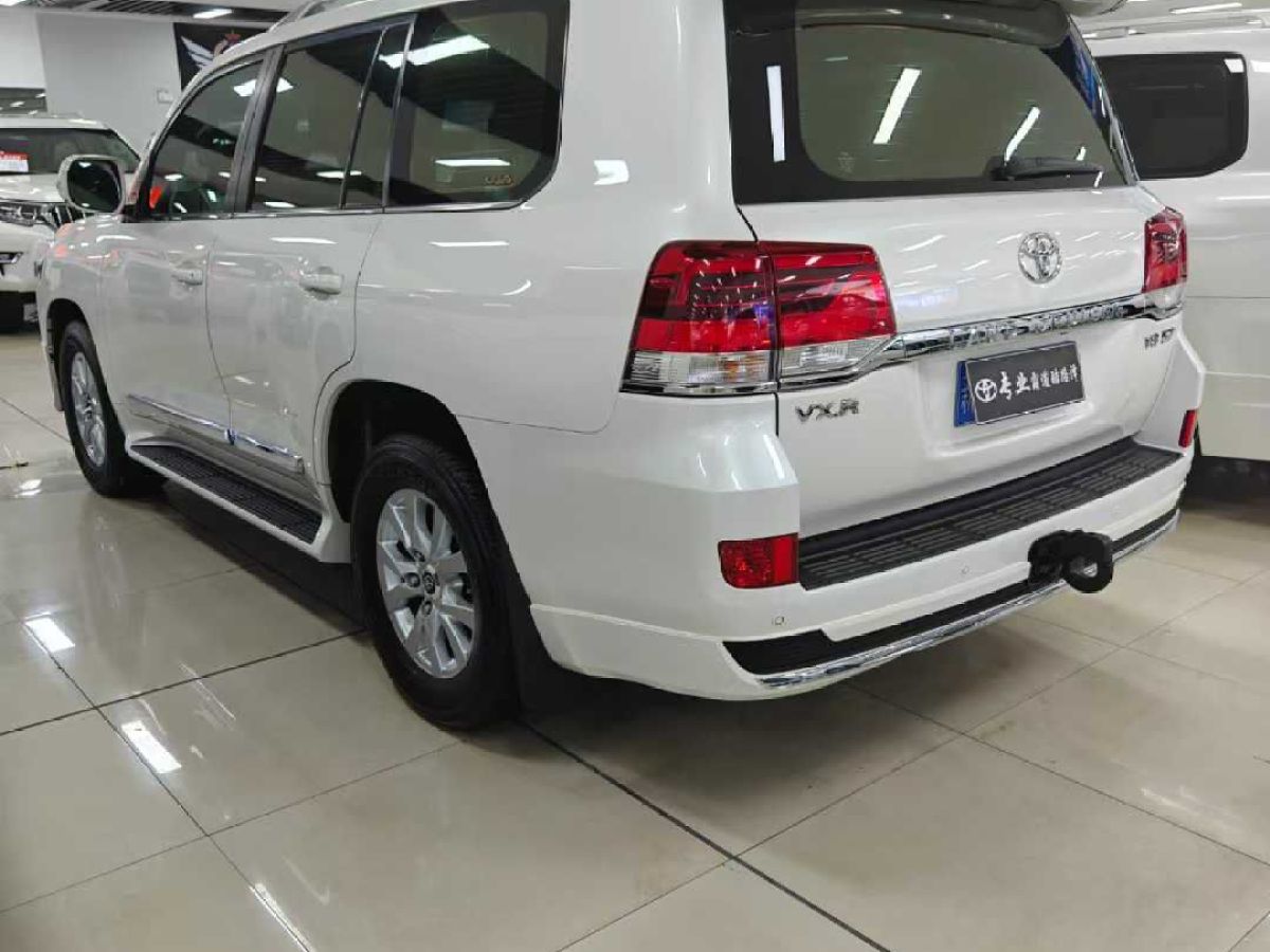 豐田 蘭德酷路澤  2018款 5.7L VX-R 12氣 底升(中東版)圖片