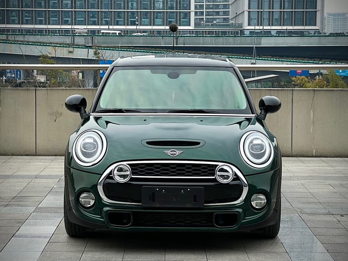 MINI MINI  2019款 2.0T COOPER S 藝術(shù)家 五門版圖片