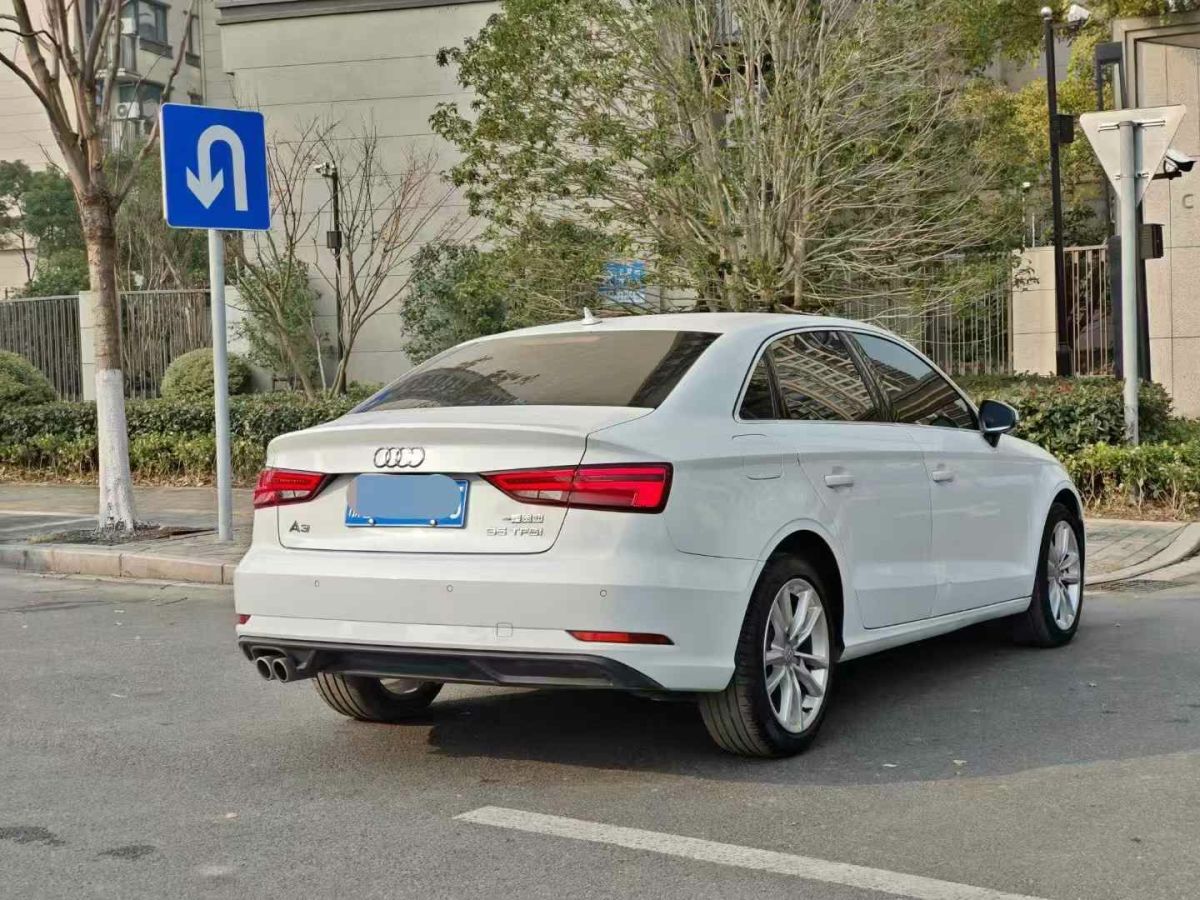 奧迪 奧迪A3  2018款 A3 1.4T 35TFSI Limousine時(shí)尚型圖片