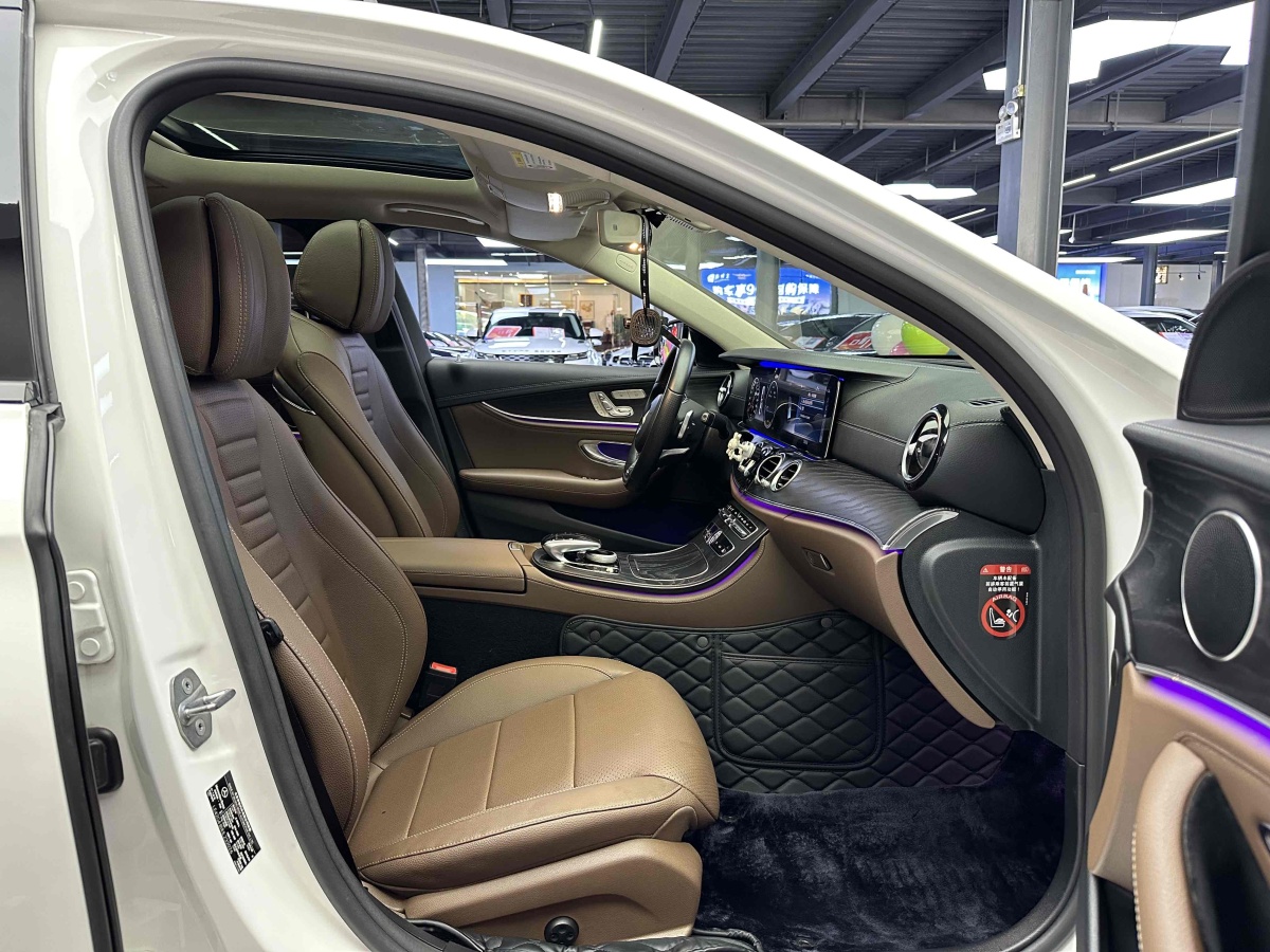2018年10月奔驰 奔驰E级  2018款 改款 E 300 L 运动时尚型