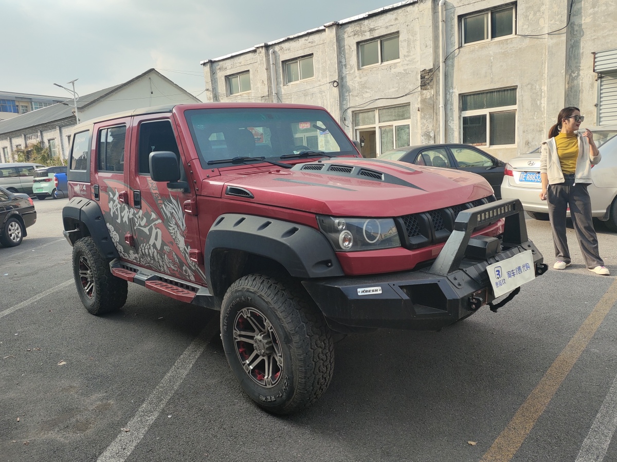 北京 BJ40  2017款 40L 2.3T 自動四驅(qū)環(huán)塔冠軍版圖片