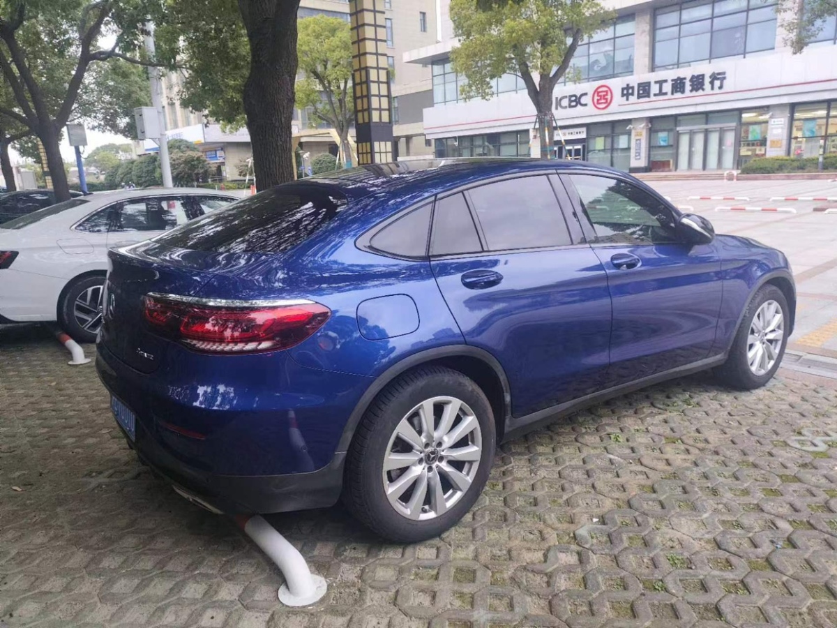 奔馳 奔馳GLC  2022款 改款 GLC 260 4MATIC 轎跑SUV圖片