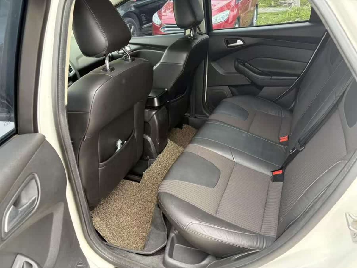 福特 ?？怂? 2012款 兩廂 1.6L 自動風尚型圖片