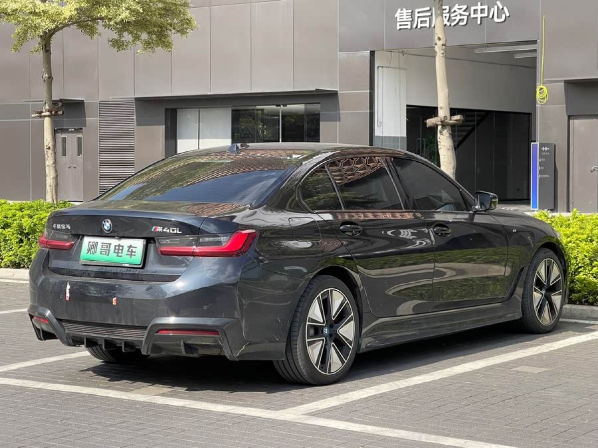 寶馬 寶馬i3  2023款 eDrive 40 L 曜夜運(yùn)動(dòng)套裝圖片