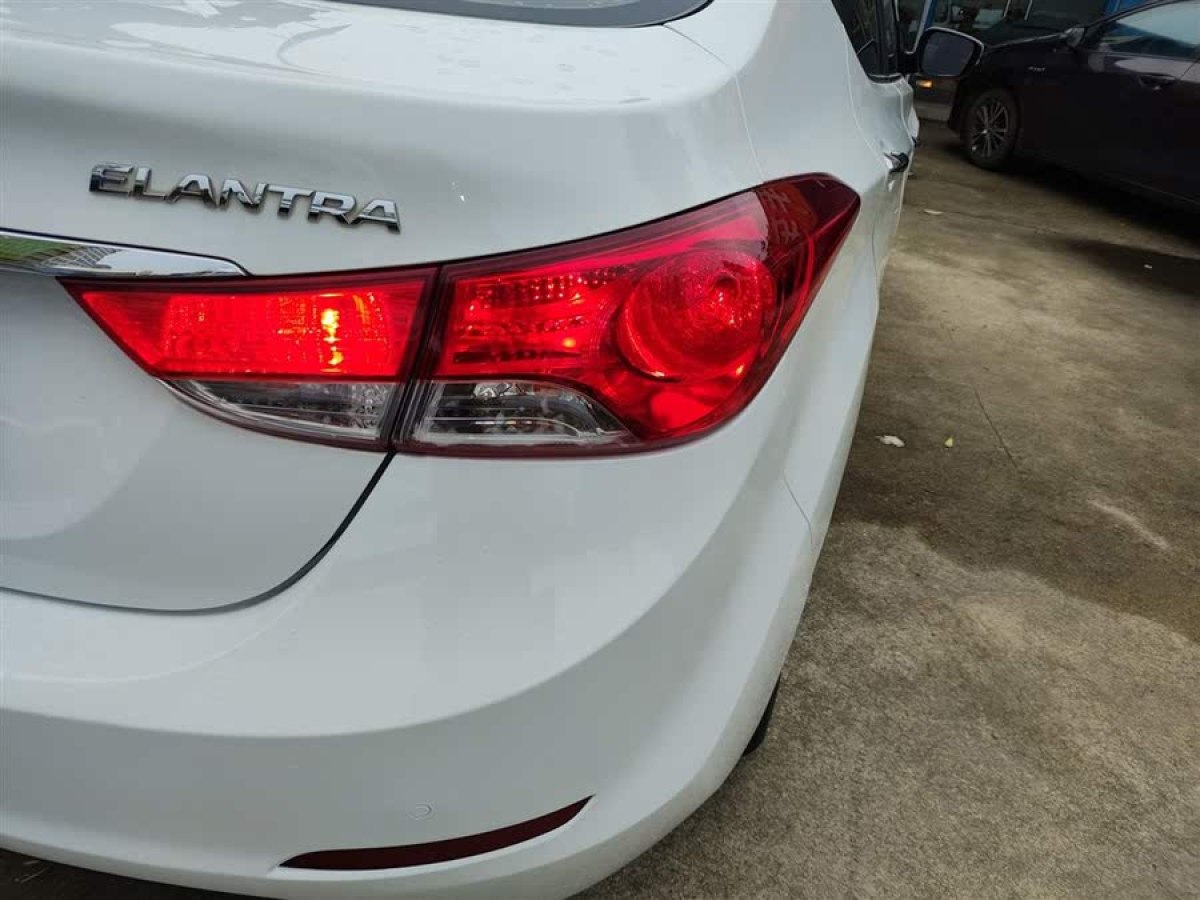 現(xiàn)代 朗動  2015款 1.6L 手動領(lǐng)先型圖片