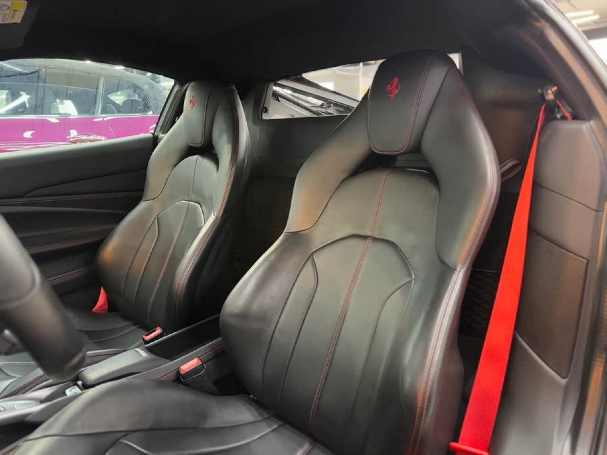 法拉利 F8 Tributo  2019款  3.9T V8圖片