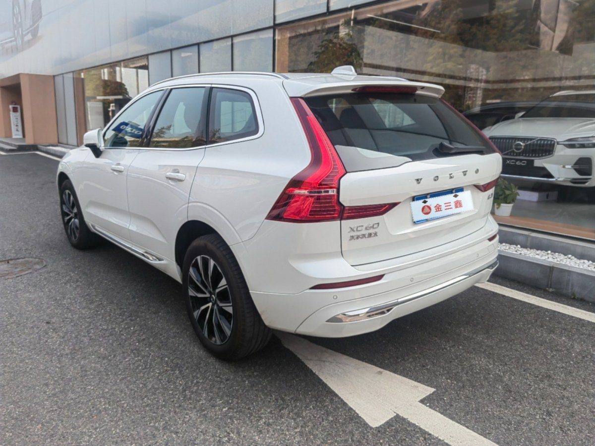 2024年2月沃爾沃 XC60  2024款 B5 四驅(qū)智遠(yuǎn)豪華版