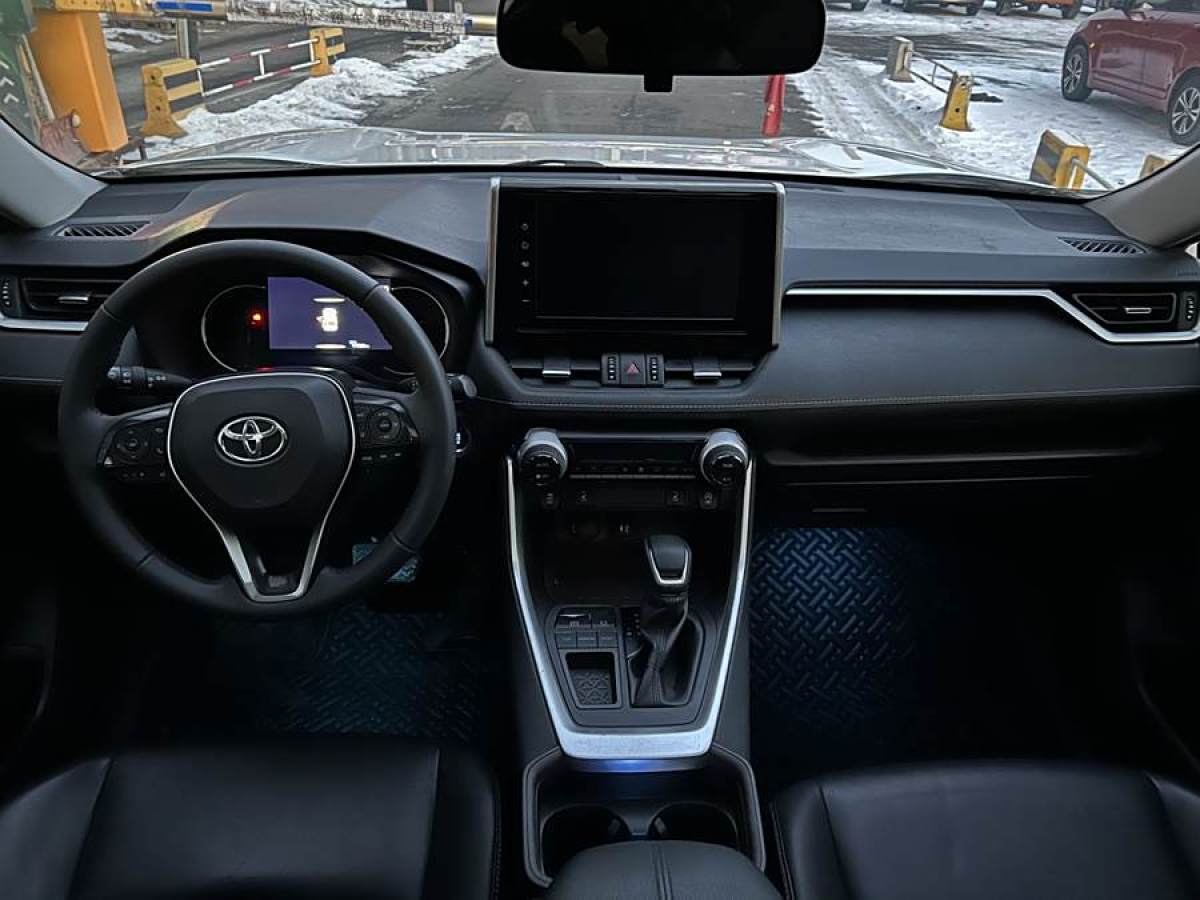 豐田 RAV4榮放  2020款 2.0L CVT兩驅(qū)尊貴版圖片