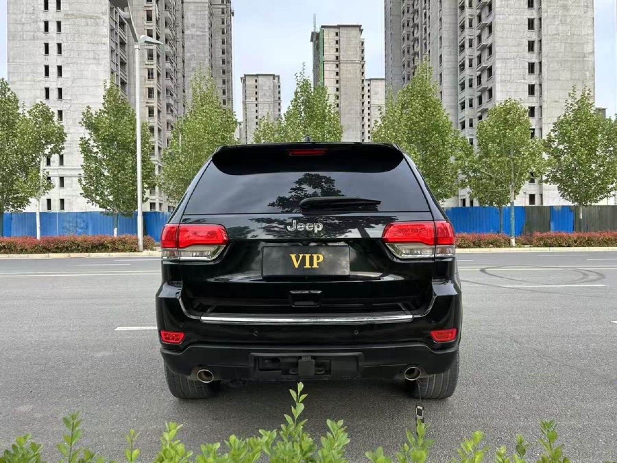 Jeep 大切諾基  2014款 3.6L 精英導(dǎo)航版圖片