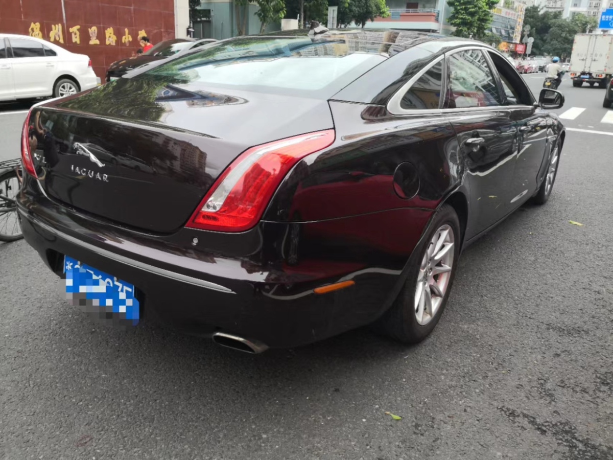 捷豹 XJ  2013款 XJL 2.0T 典雅商務(wù)版圖片