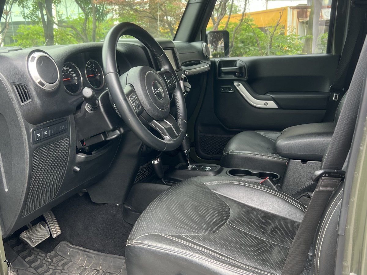 Jeep 牧馬人  2015款 3.6L Rubicon 四門舒享版圖片