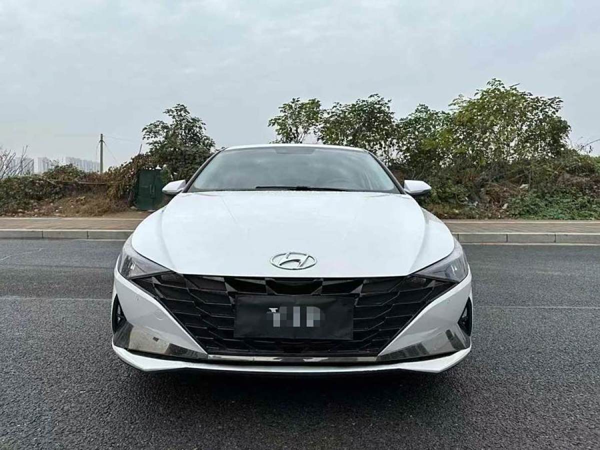 現(xiàn)代 伊蘭特  2023款 1.5L CVT LUX尊貴版圖片