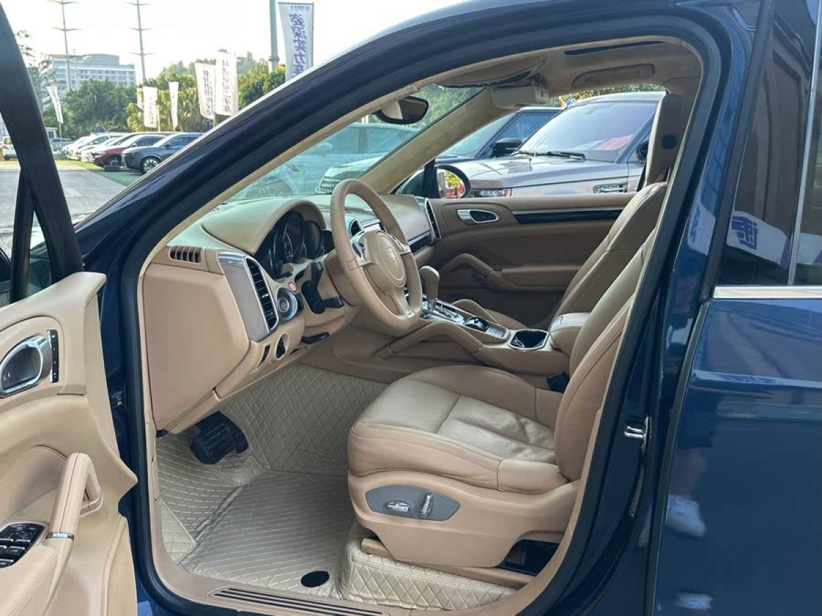 保時(shí)捷 Cayenne  2013款 Cayenne 3.0T 柴油版圖片