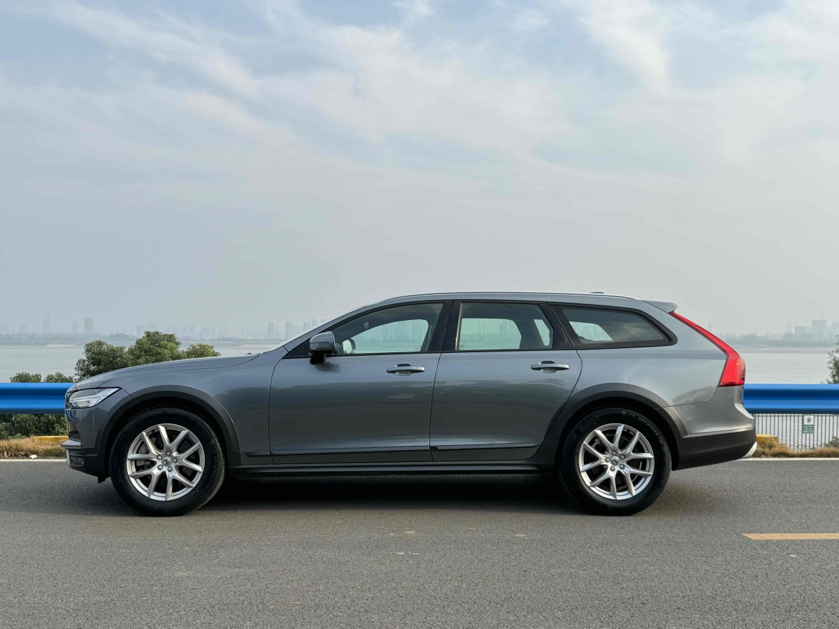 沃爾沃 V90  2019款  Cross Country T5 AWD 智遠(yuǎn)版 國(guó)VI圖片