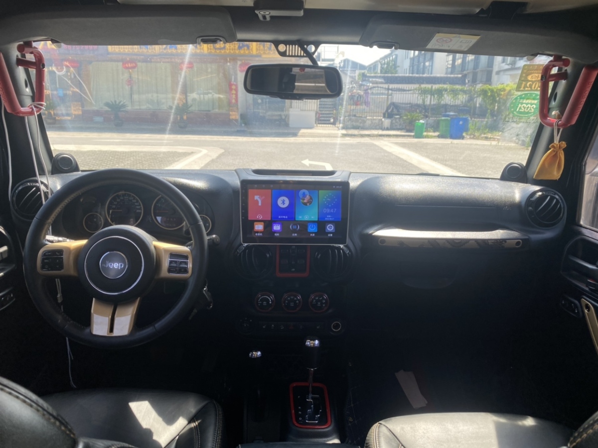 Jeep 牧马人  2014款 3.6L 龙腾典藏版图片