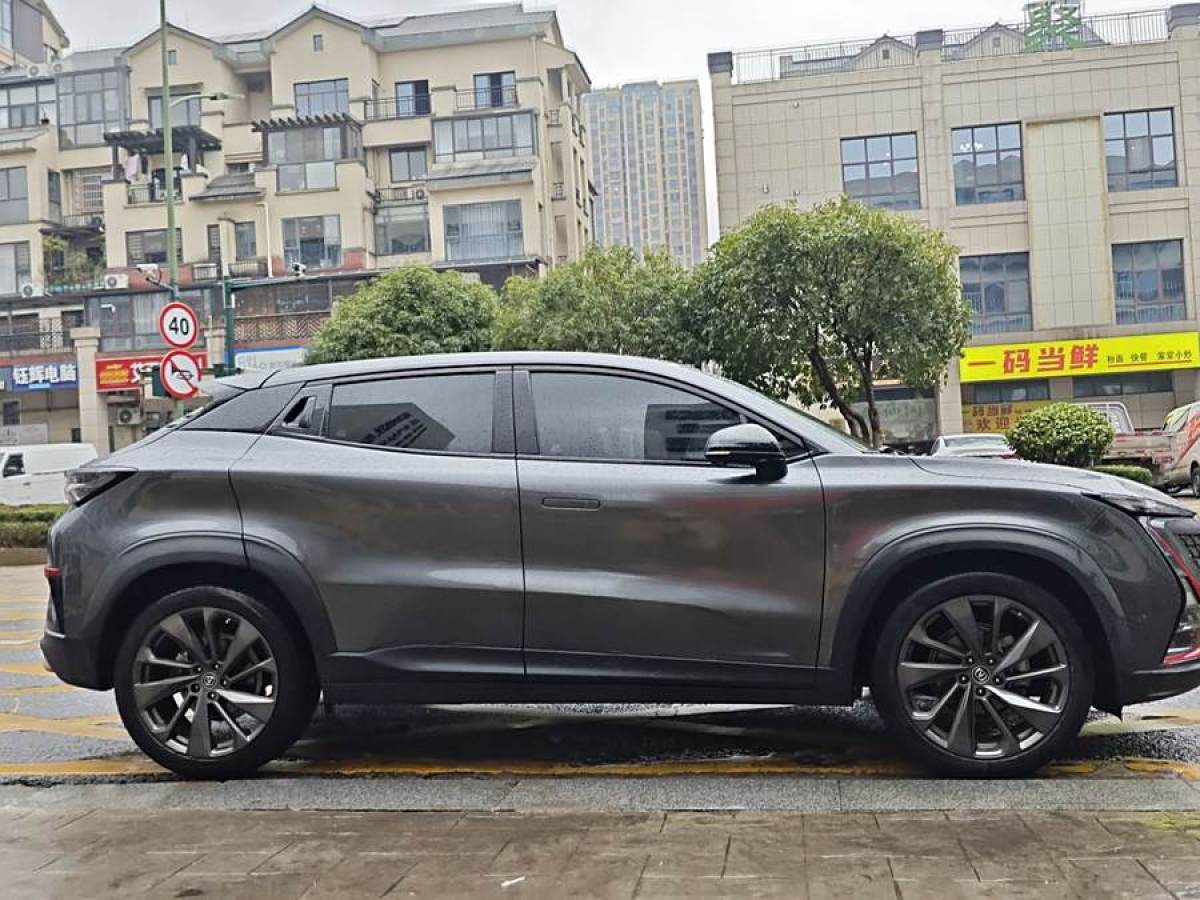 長(zhǎng)安 UNI-T  2020款 1.5T 旗艦型圖片