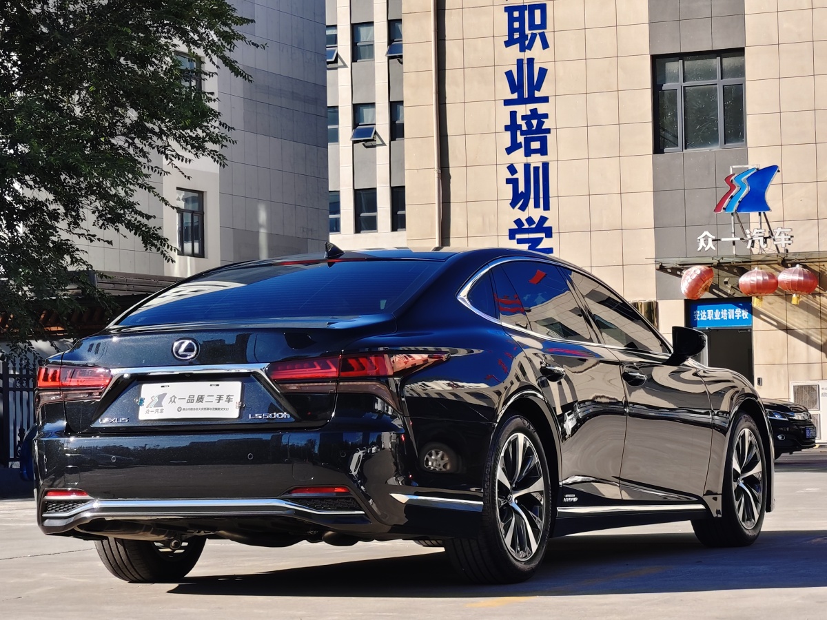 雷克薩斯 LS  2021款 500h 卓越版圖片