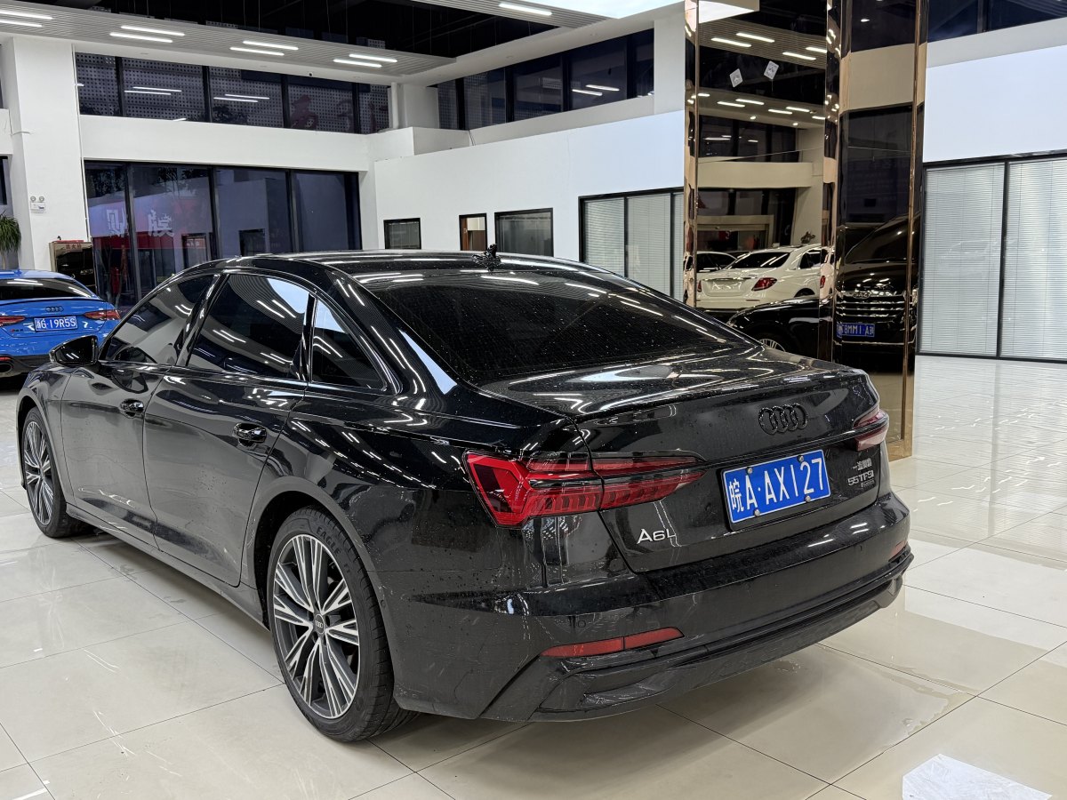 奧迪 奧迪A6L  2023款 改款 45 TFSI quattro 臻選動(dòng)感型圖片