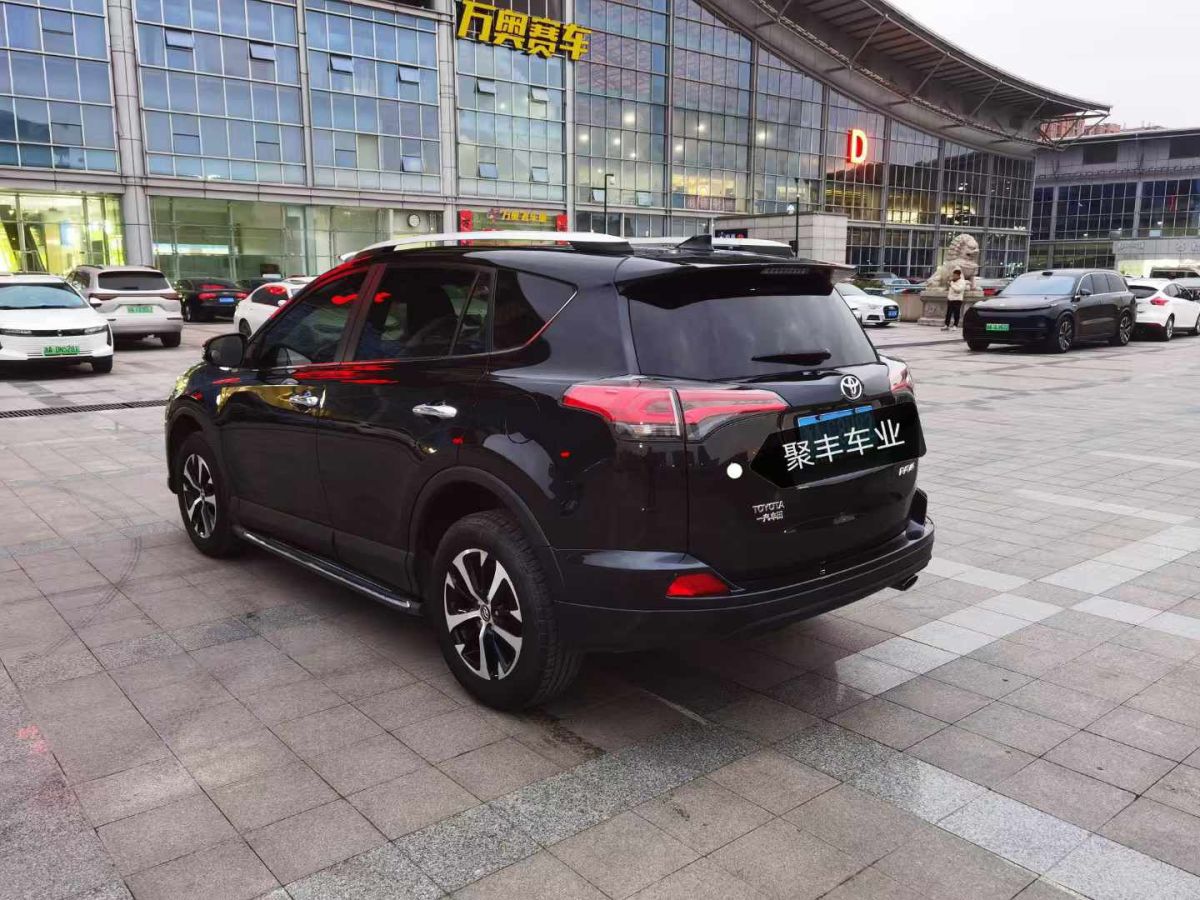 豐田 RAV4榮放  2018款 2.0L CVT兩驅(qū)風(fēng)尚X版圖片