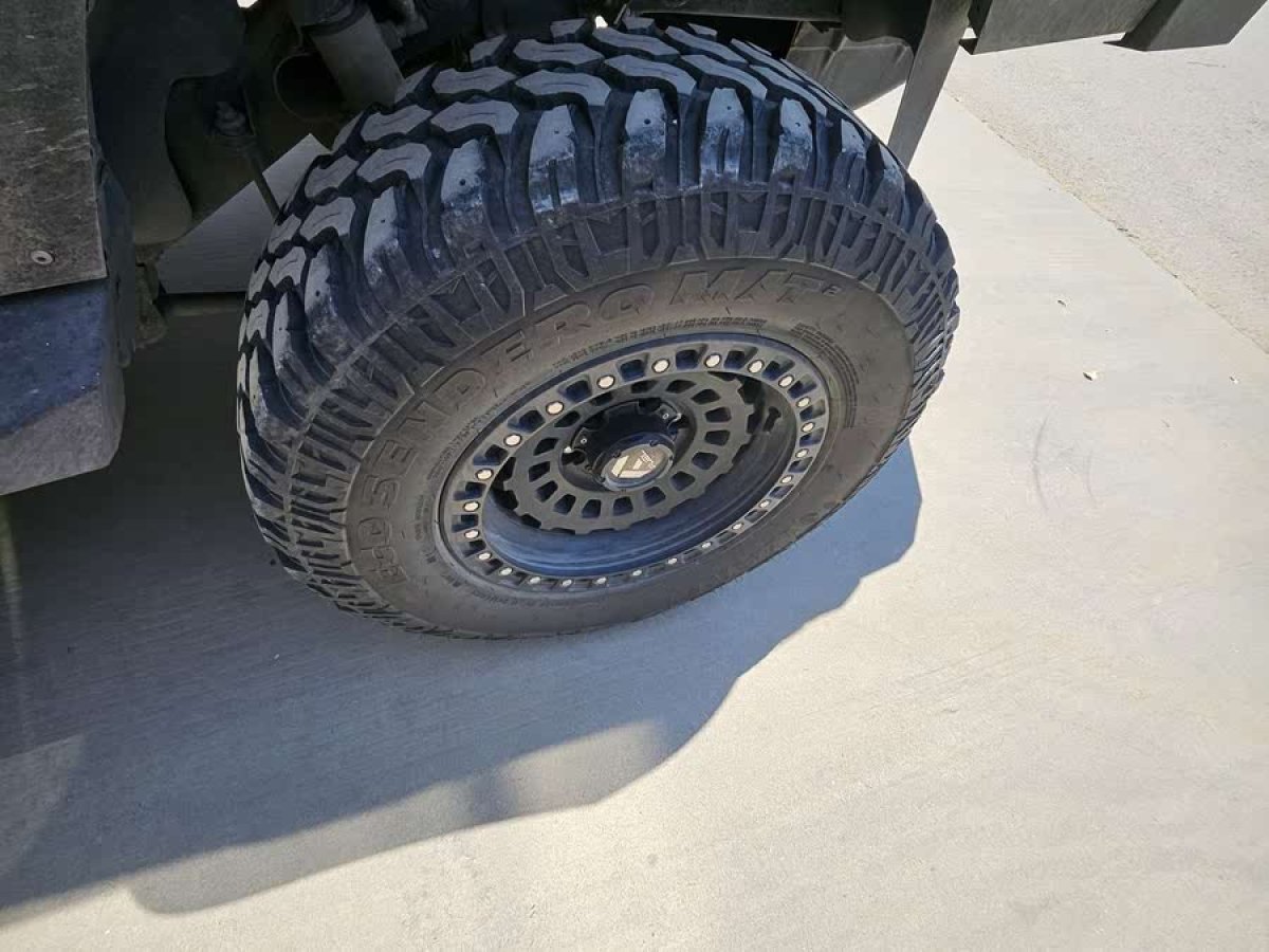 北京 BJ40  2019款  PLUS 2.3T 自動(dòng)四驅(qū)尊享版 國(guó)VI圖片
