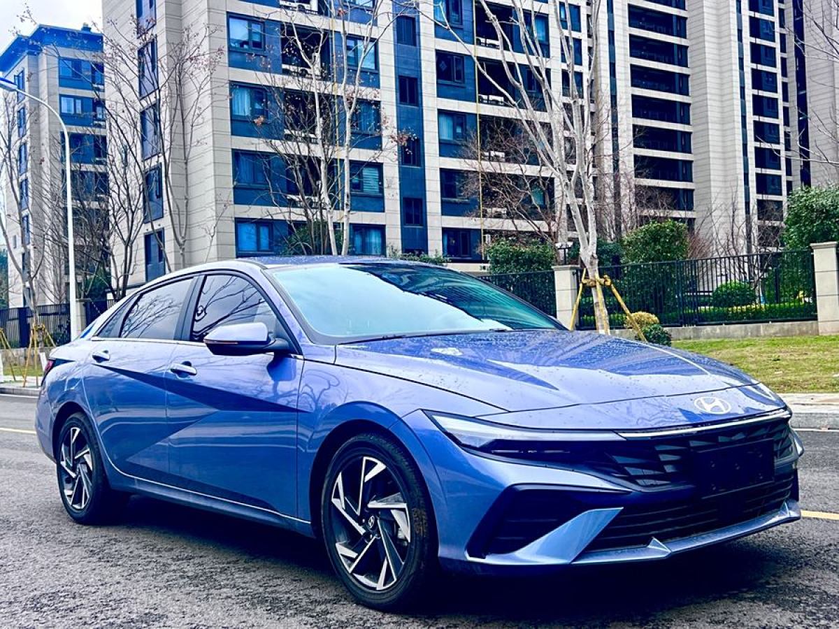 現(xiàn)代 伊蘭特  2023款 1.5L CVT LUX尊貴版圖片