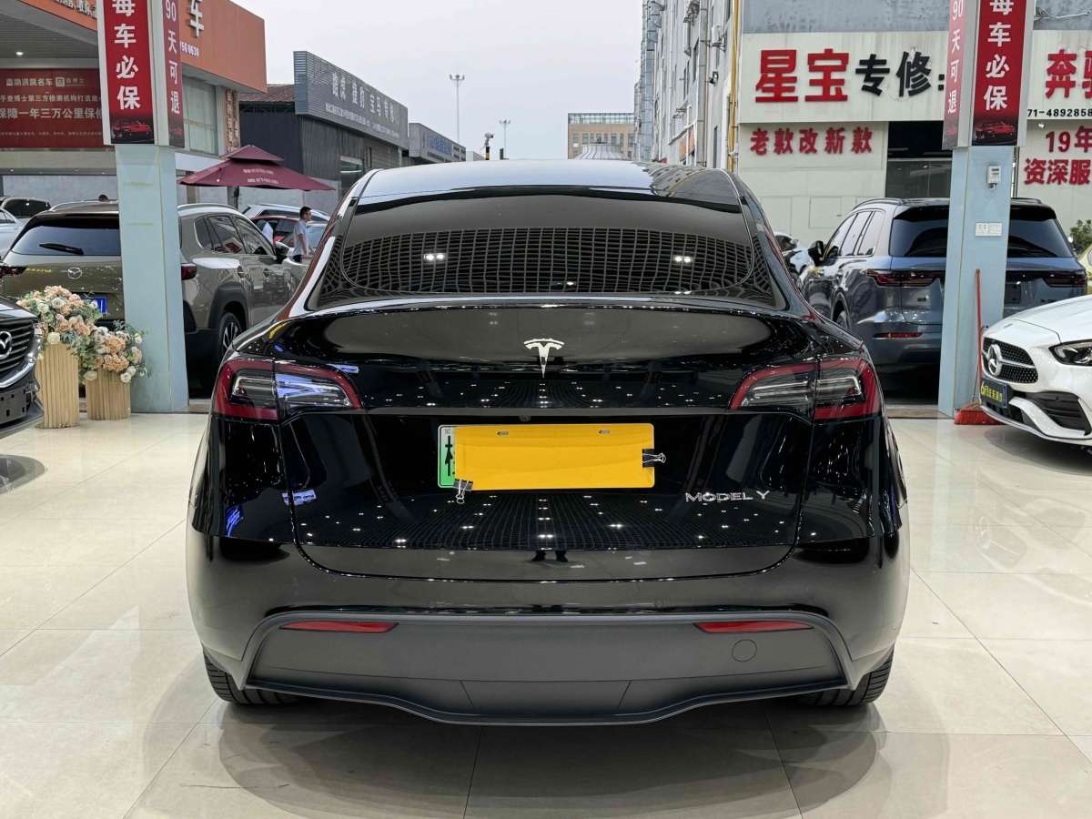 特斯拉 Model 3  2021款 改款 標(biāo)準(zhǔn)續(xù)航后驅(qū)升級版圖片