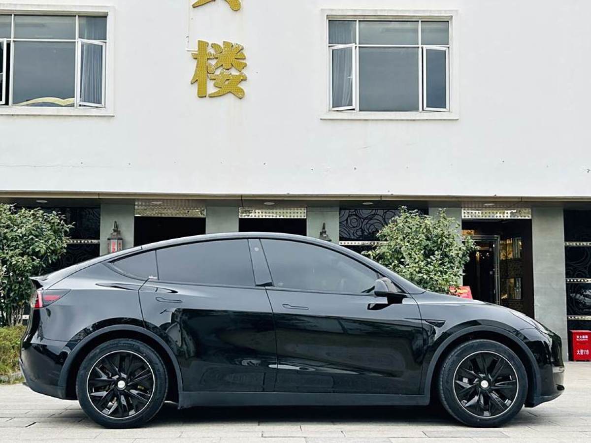 特斯拉 Model 3  2021款 改款 標(biāo)準(zhǔn)續(xù)航后驅(qū)升級版圖片