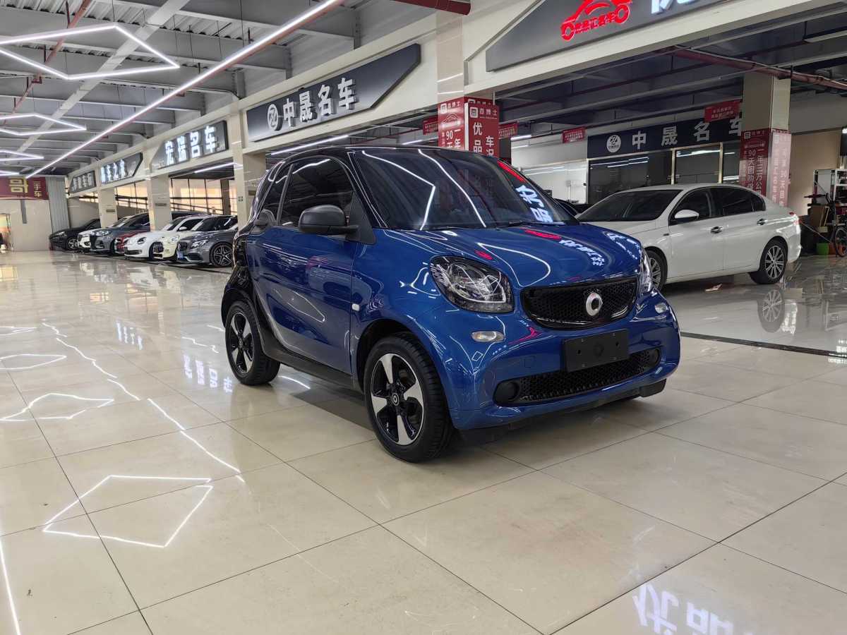 smart fortwo  2018款 1.0L 52千瓦硬頂激情版圖片