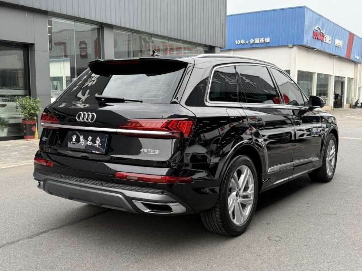 奧迪 奧迪Q7  2024款 45 TFSI quattro S line運(yùn)動型圖片