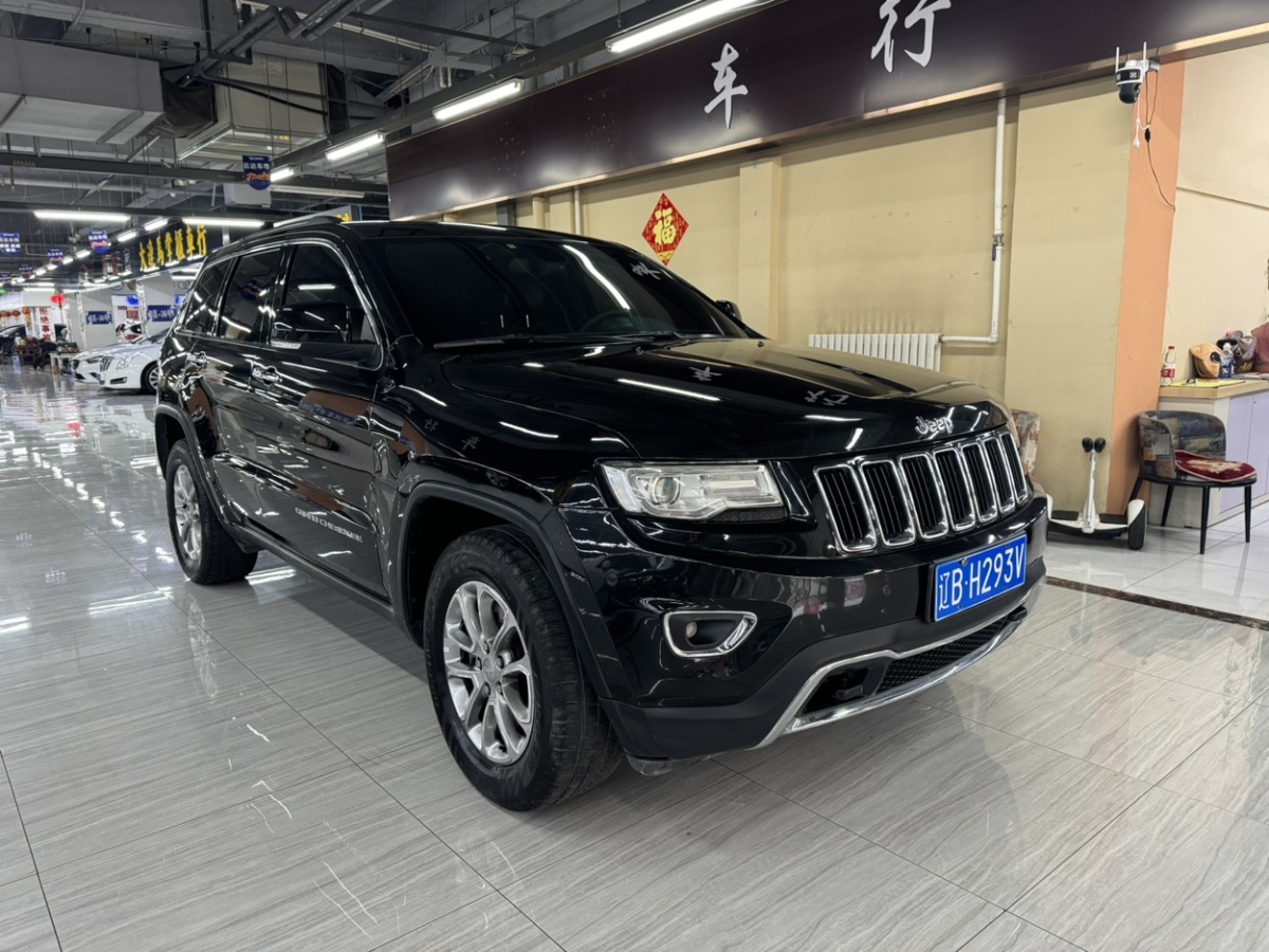 Jeep 大切諾基  2015款 3.0L 舒享導(dǎo)航版圖片