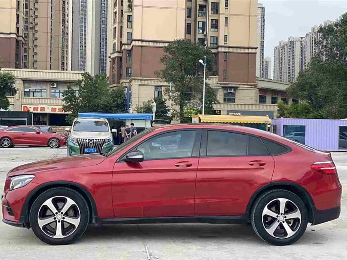 奔馳 奔馳GLC  2023款 GLC 300 4MATIC 轎跑SUV圖片