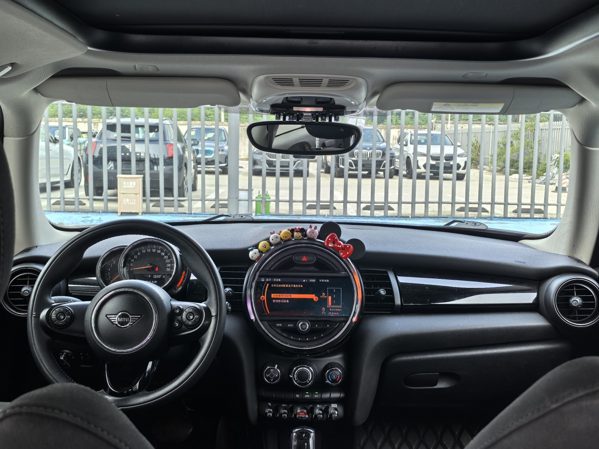 MINI COUNTRYMAN  2018款 1.5T COOPER 經(jīng)典派圖片