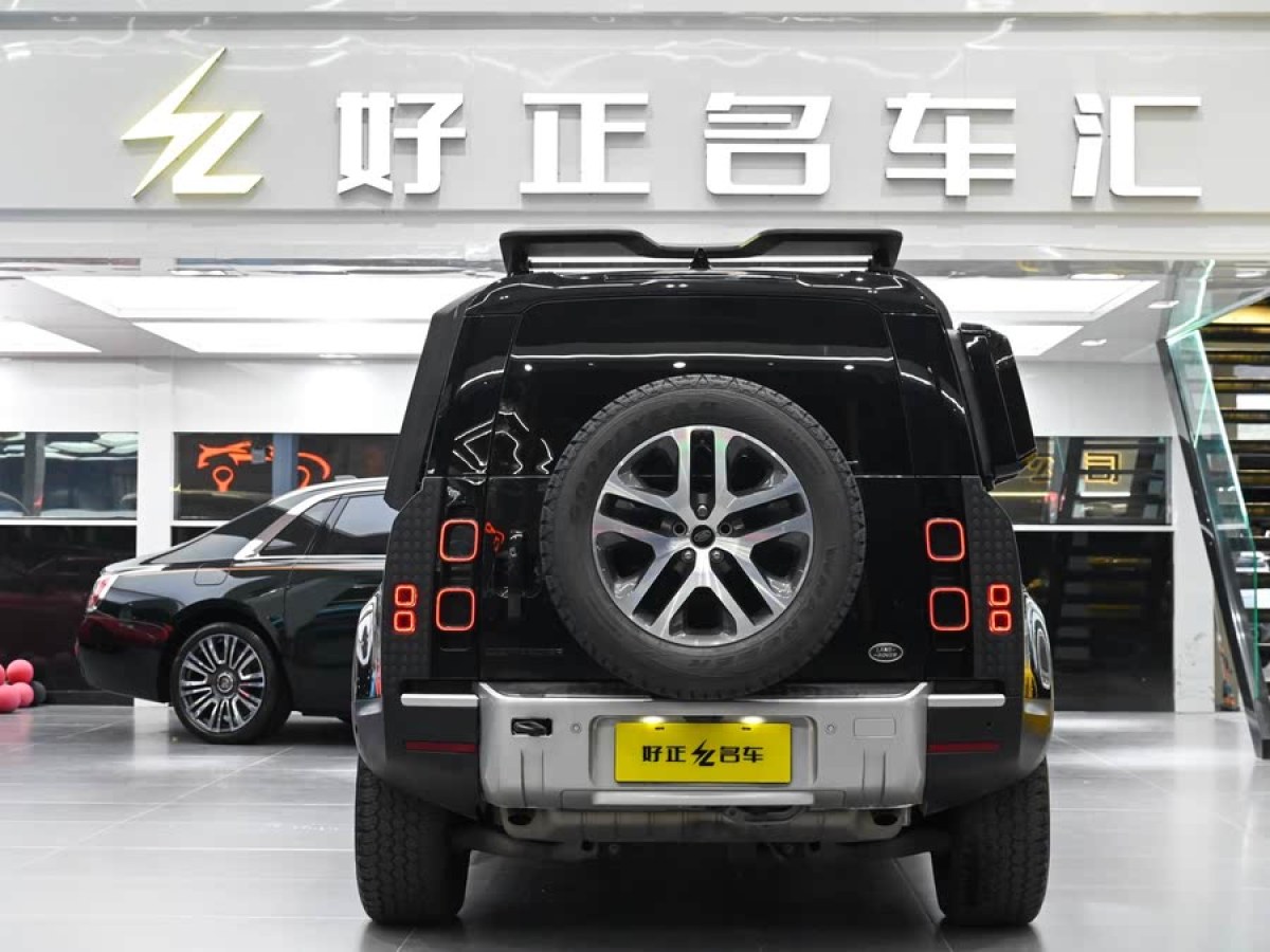 路虎 衛(wèi)士  2023款 改款 110 3.0T P400 暗黑特別版圖片