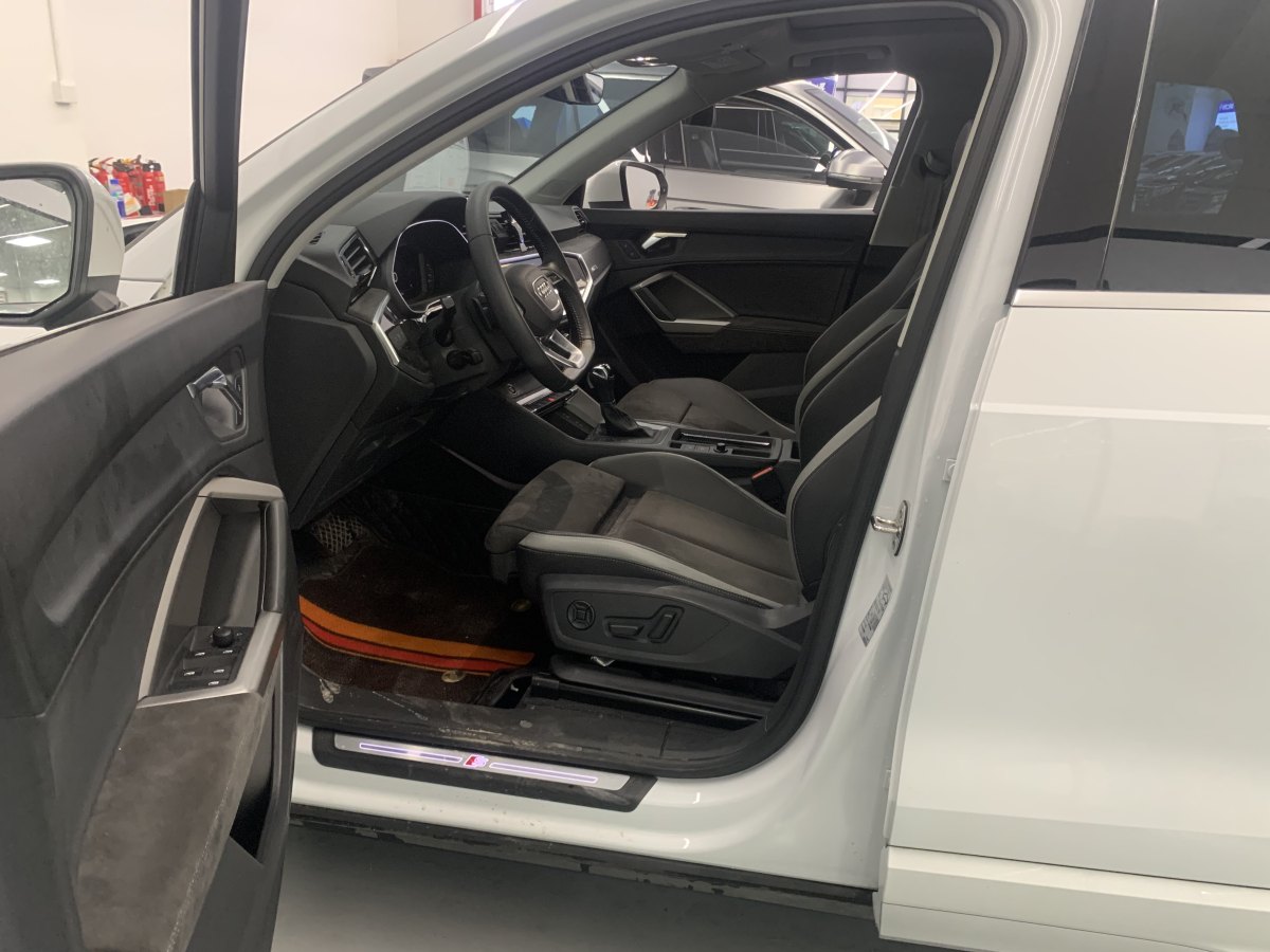奧迪 奧迪Q3  2022款 35 TFSI 時尚動感型圖片