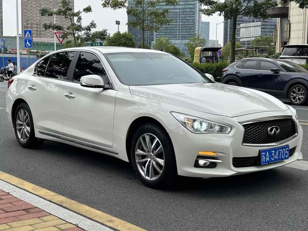 2017年5月英菲尼迪 Q50L  2016款 2.0T 舒適版