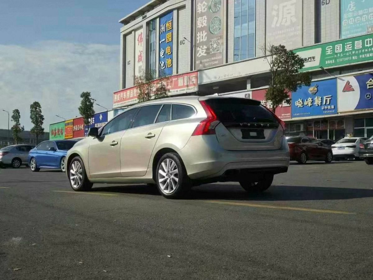 沃爾沃 V60  2017款  Cross Country T5 AWD 國VI圖片