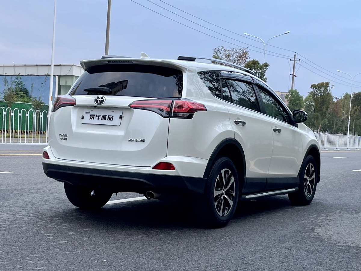 2019年1月豐田 RAV4  2018款 榮放 2.0L CVT兩驅(qū)風(fēng)尚版