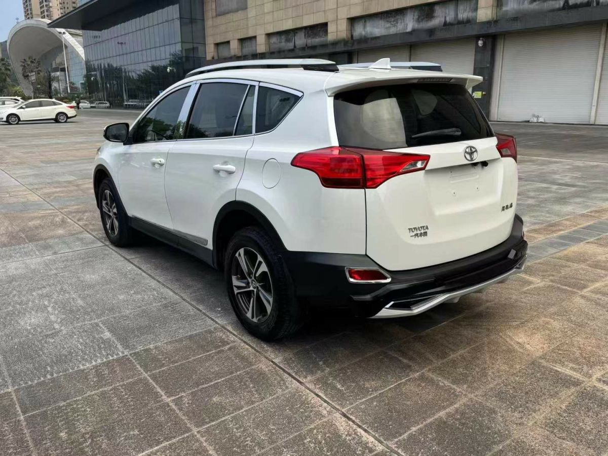 豐田 RAV4榮放  2015款 2.0L CVT四驅(qū)新銳版圖片