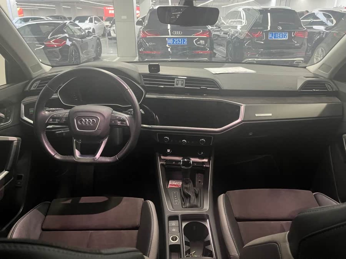 奧迪 奧迪Q3  2021款 35 TFSI 時(shí)尚動(dòng)感型圖片