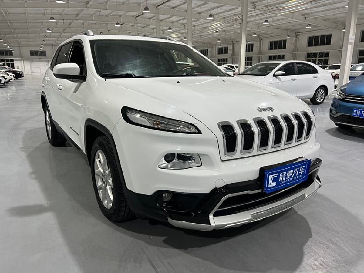 Jeep 自由光  2017款 2.0L 優(yōu)越版圖片