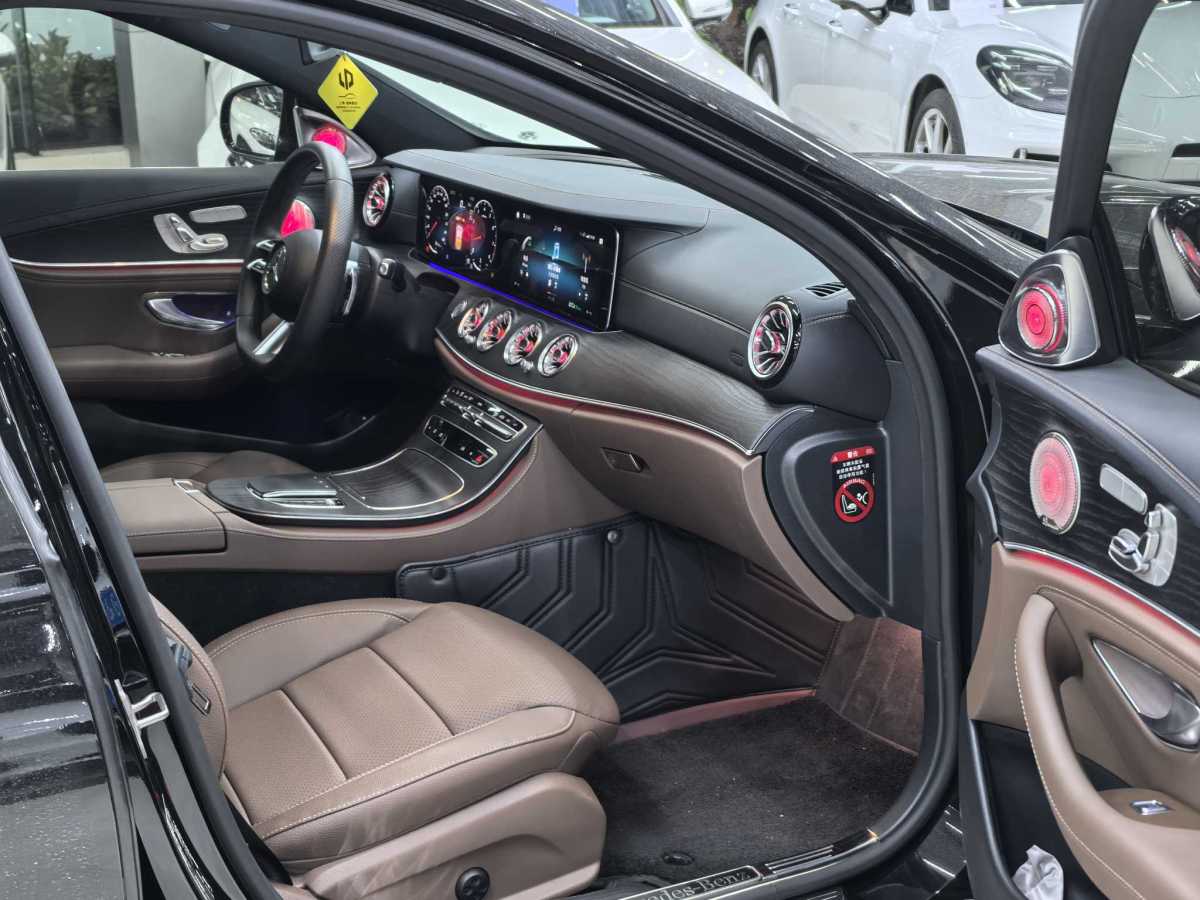 奔馳 奔馳E級  2023款 改款 E 300 L 運動時尚型圖片