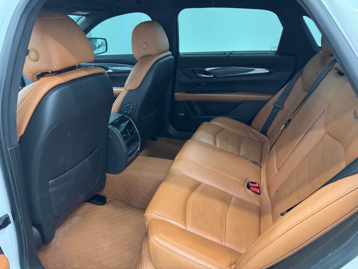 凱迪拉克 CT6  2017款 28T 領(lǐng)先型圖片
