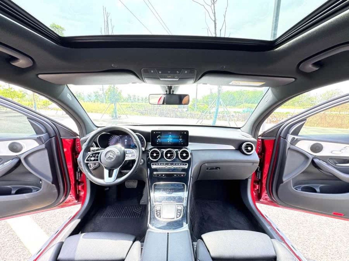 奔馳 奔馳GLC  2023款 改款 GLC 260 4MATIC 轎跑SUV圖片