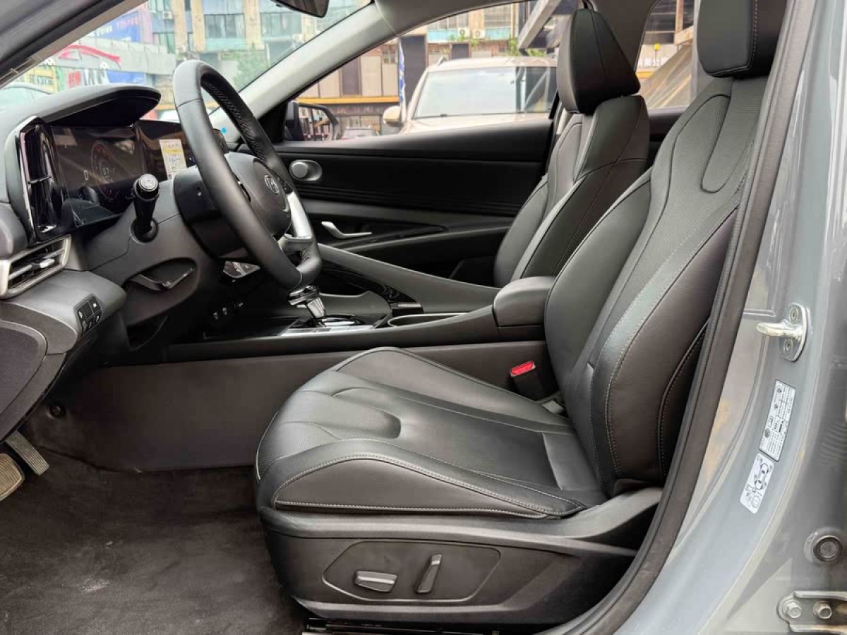現(xiàn)代 伊蘭特  2022款 1.5L CVT LUX尊貴版圖片