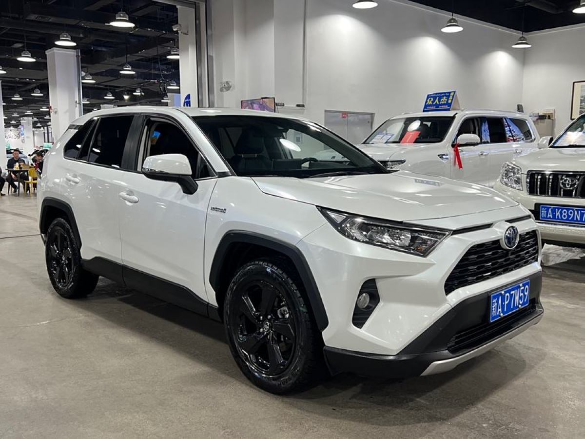 豐田 RAV4榮放  2023款 雙擎 2.5L E-CVT四驅(qū)精英Plus版圖片