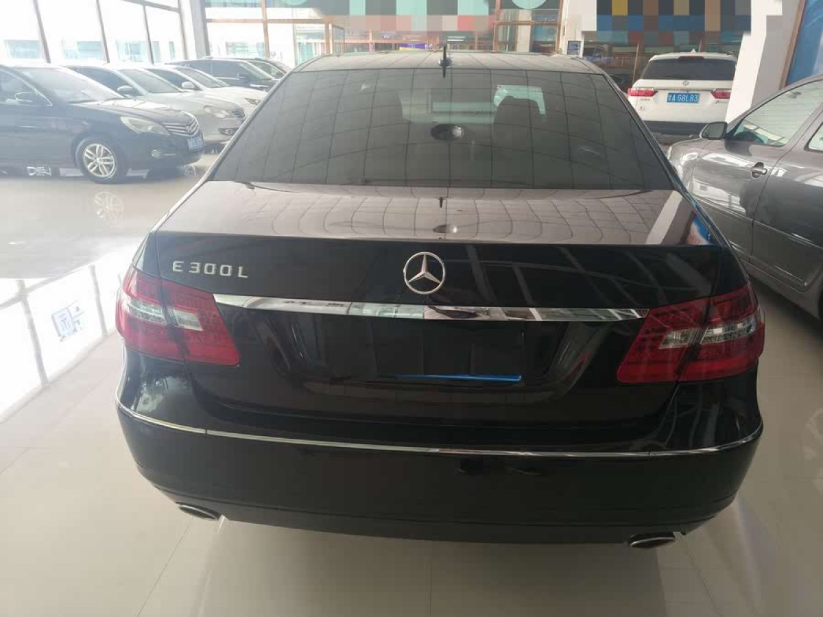 奔馳 奔馳E級(jí)  2013款 E 300 L 優(yōu)雅型圖片