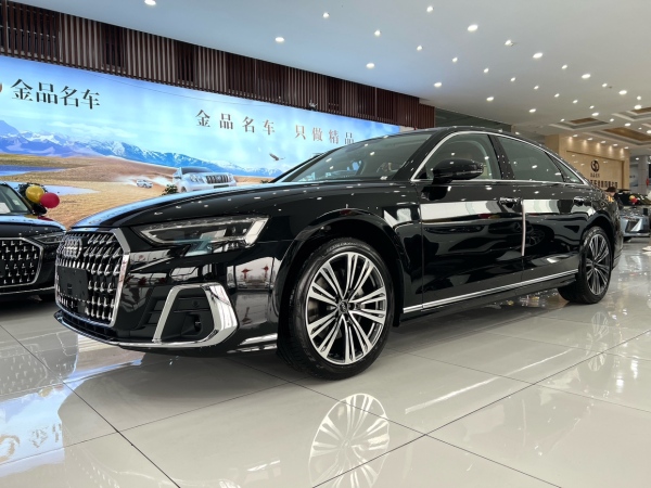 奥迪 奥迪A8  2023款 A8L 45 TFSI quattro 豪华型