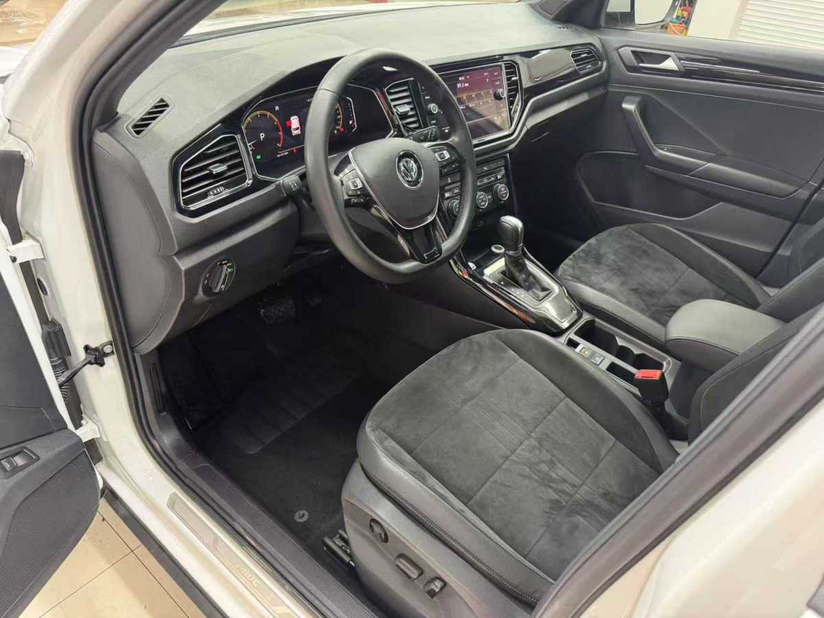 大眾 T-ROC探歌  2018款  280TSI DSG兩驅(qū)豪華型 國(guó)VI圖片